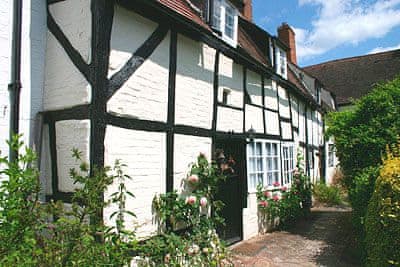 Rose Cottage near Anne Hathaway's cottage and Stratford-Upon-Avon