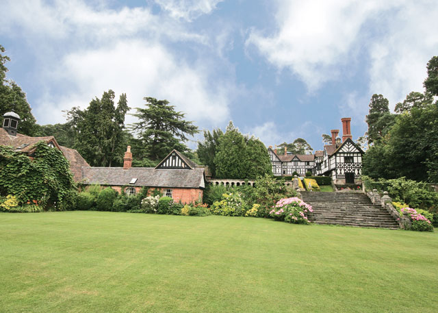 Rous Lench Court, Evesham, Cotswolds